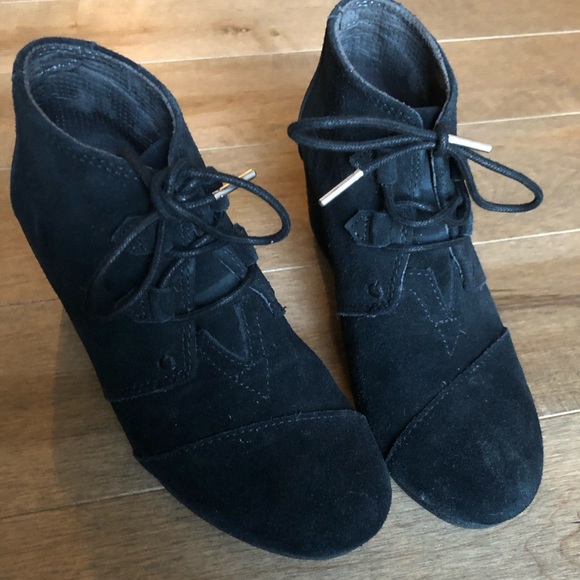 Tom’s Black Suede Kala Booties - Picture 4 of 6